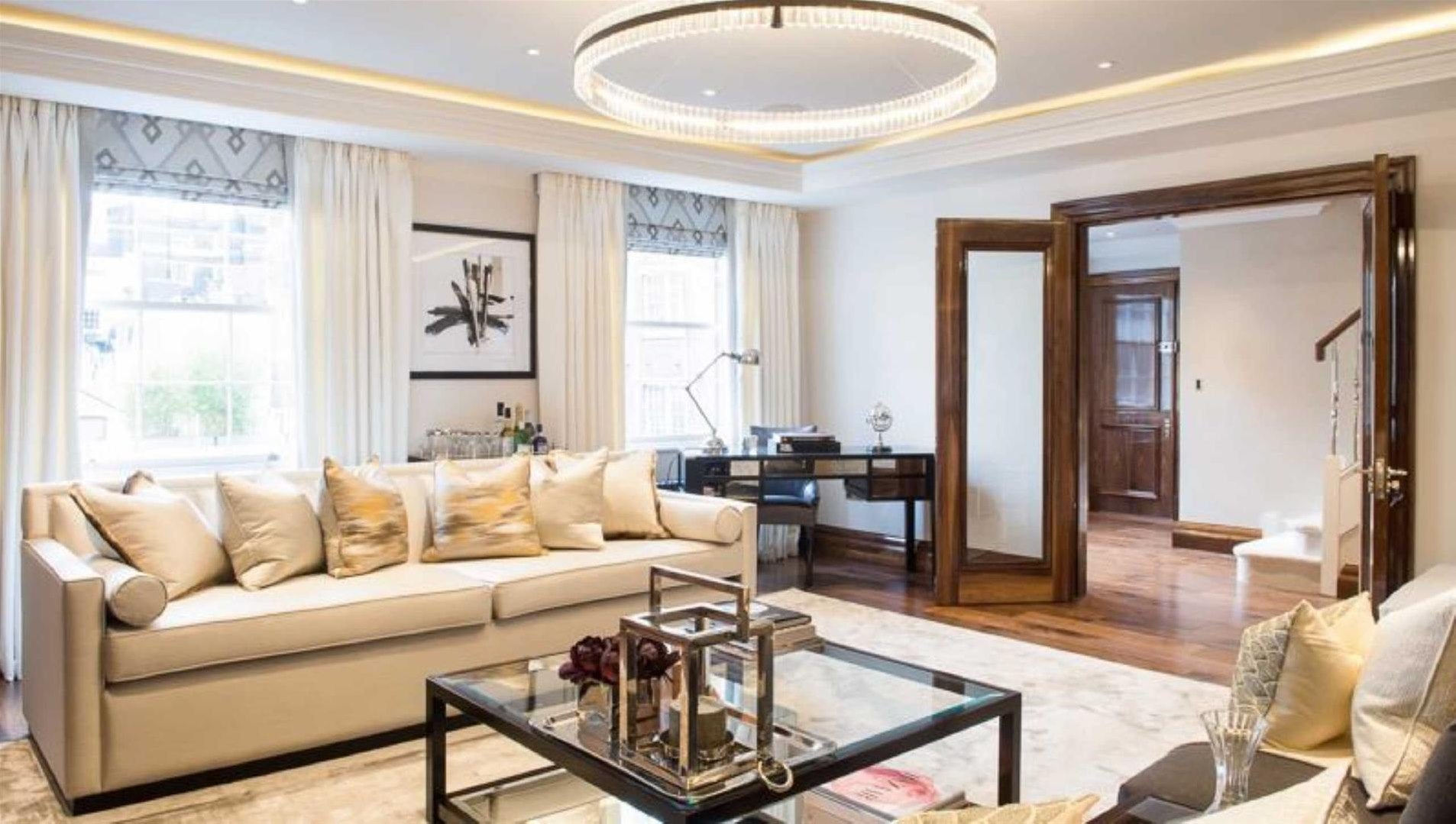 Flat Grosvenor Hill in City of Westminster