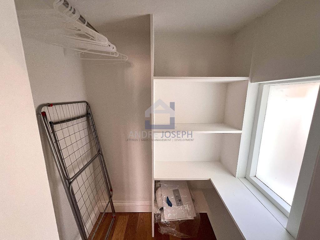 Flat Kilburn Lane in City of Westminster