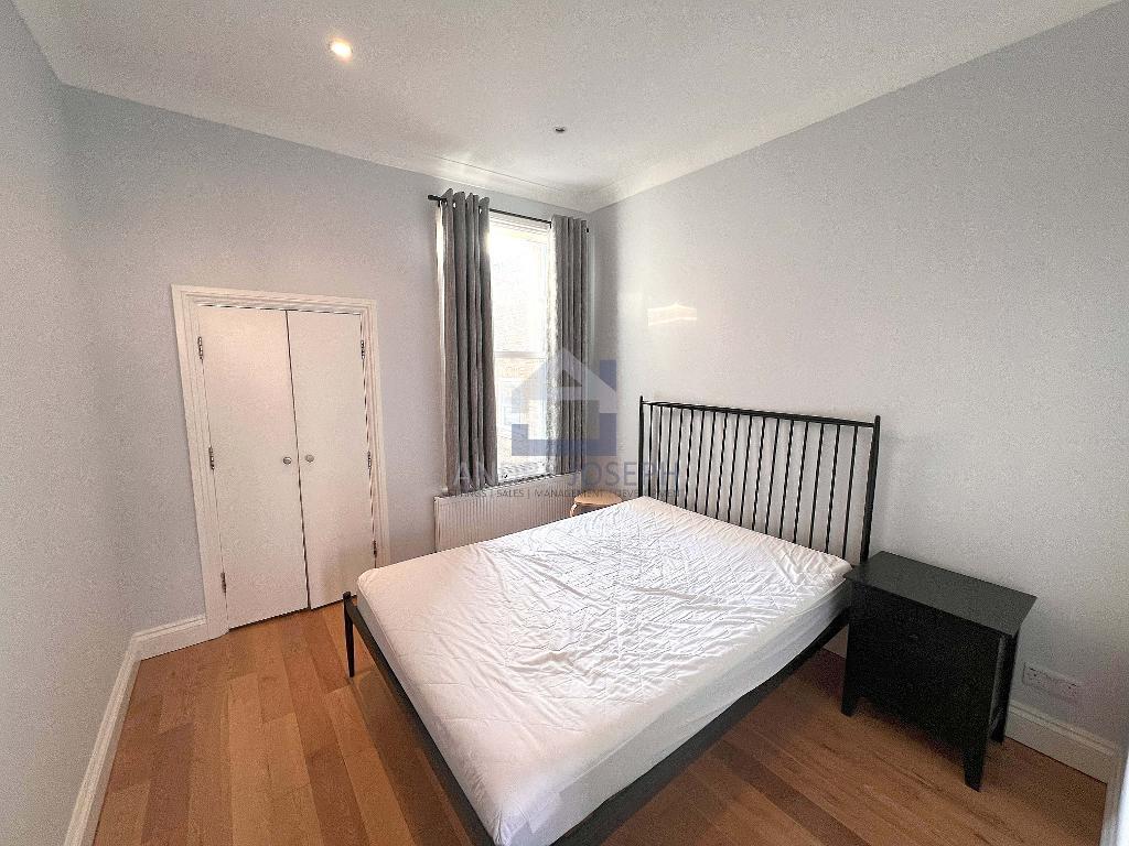 Flat Kilburn Lane in City of Westminster