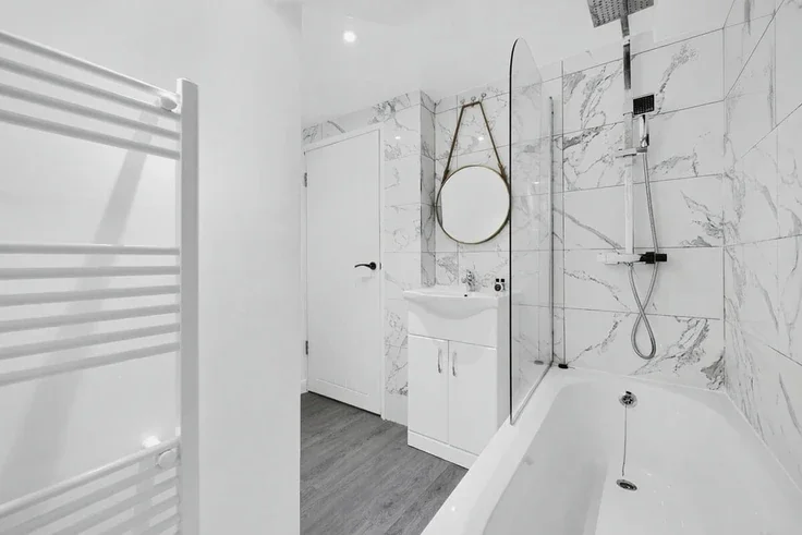 Flat Fairchild Place in Greater London