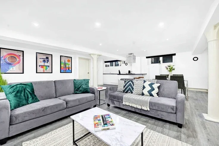 Flat Fairchild Place in Greater London