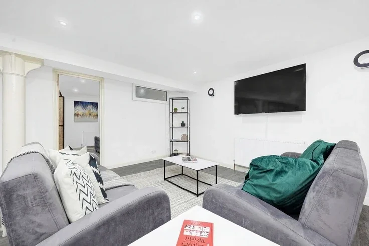 Flat Fairchild Place in Greater London