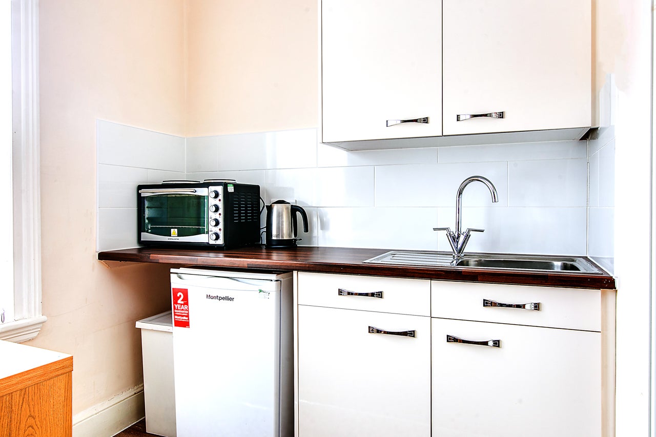 Room Hunton Road in Birmingham