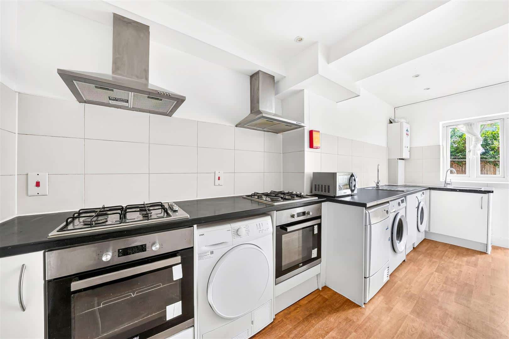 Room Holmwood Road in Greater London