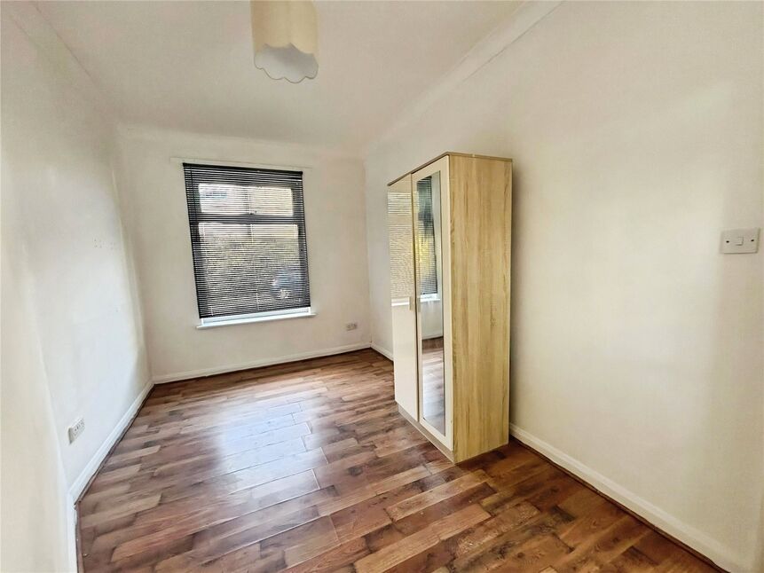 Flat King Edward Avenue in Southampton