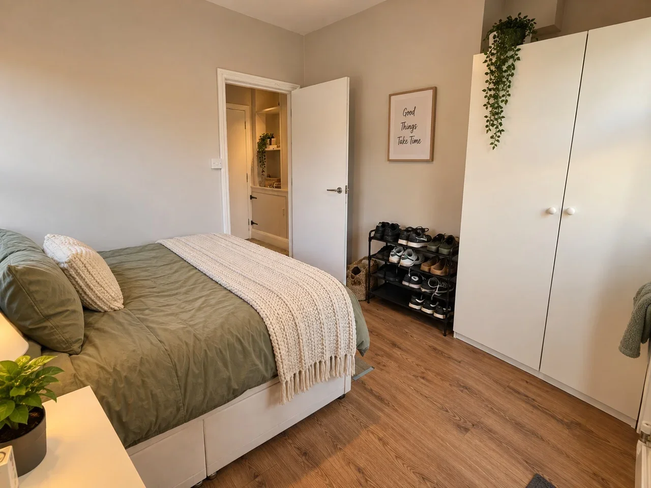 Room Southampton Way in Greater London