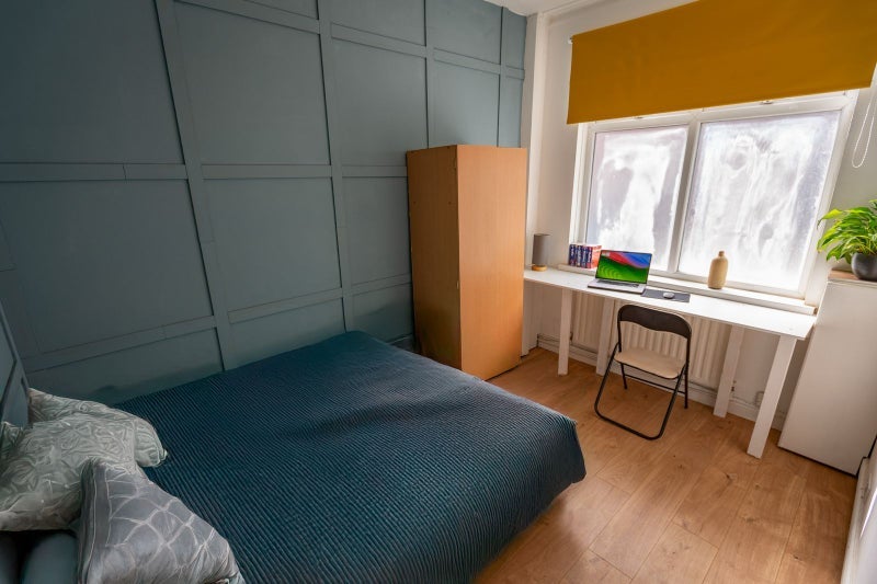 Room Thornton Road in Stoke-on-Trent