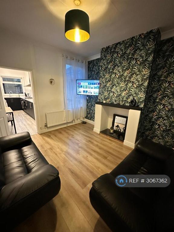 Room Northfield Road in Coventry