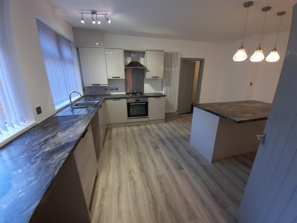 Flat Windsor Road in Doncaster