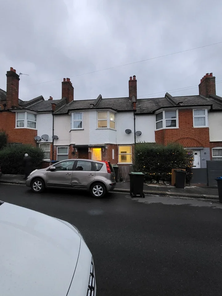 House Newlands Road in Greater London