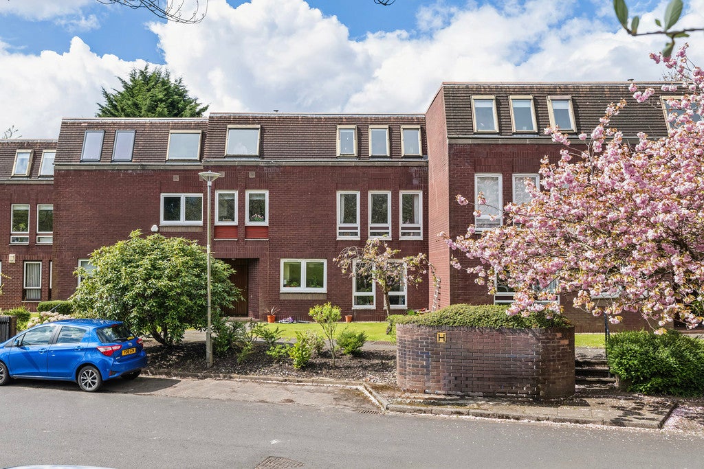 Flat Clarence Gardens in Glasgow
