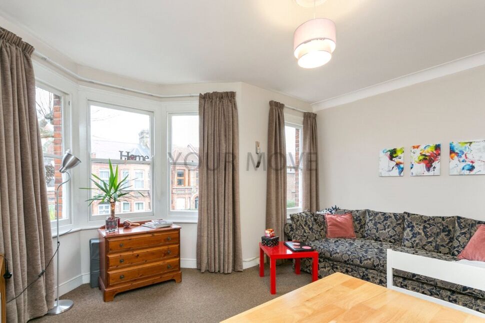 Flat Cornwallis Road in Greater London