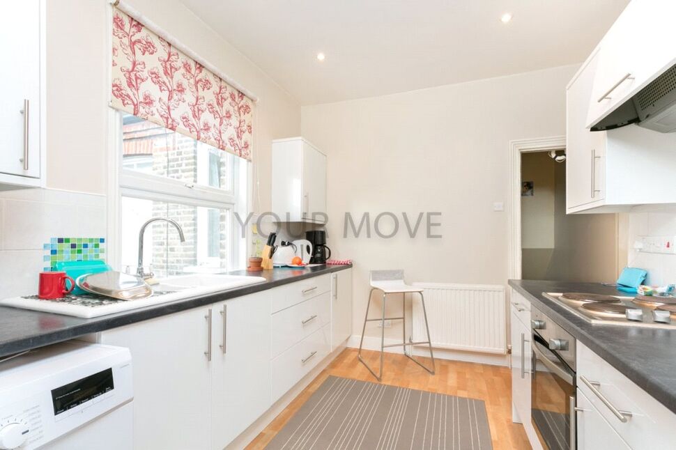 Flat Cornwallis Road in Greater London