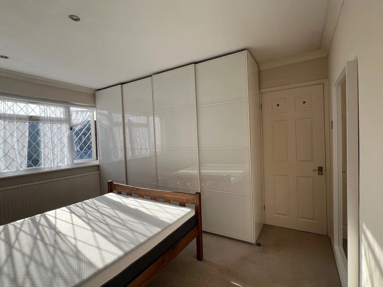 Flat Orchard Close in Greater London