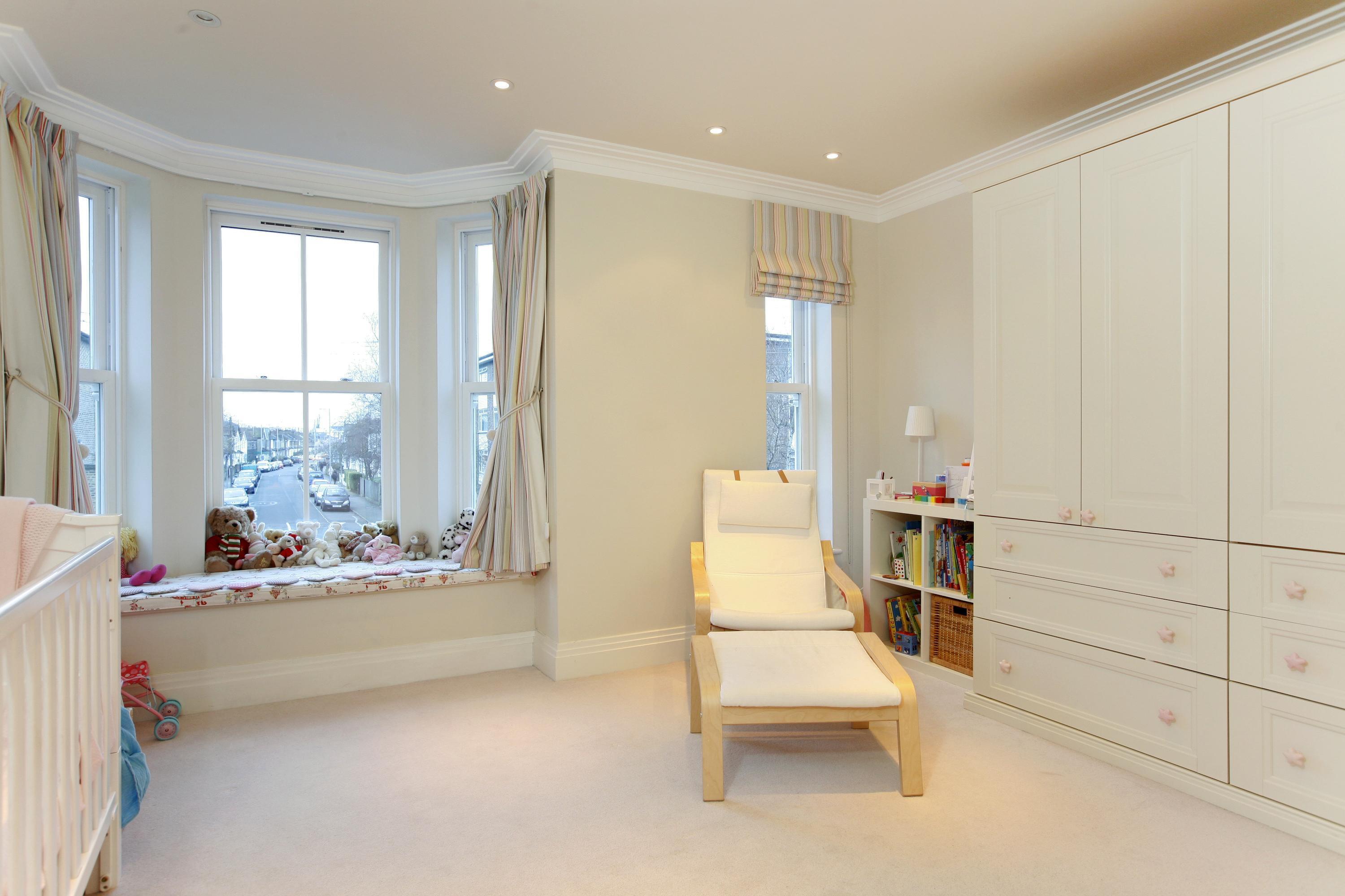 House Clifton Road in Greater London