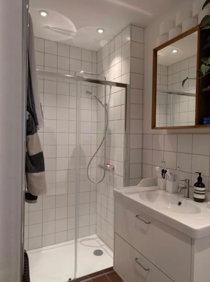 Room Mill Lane in Greater London