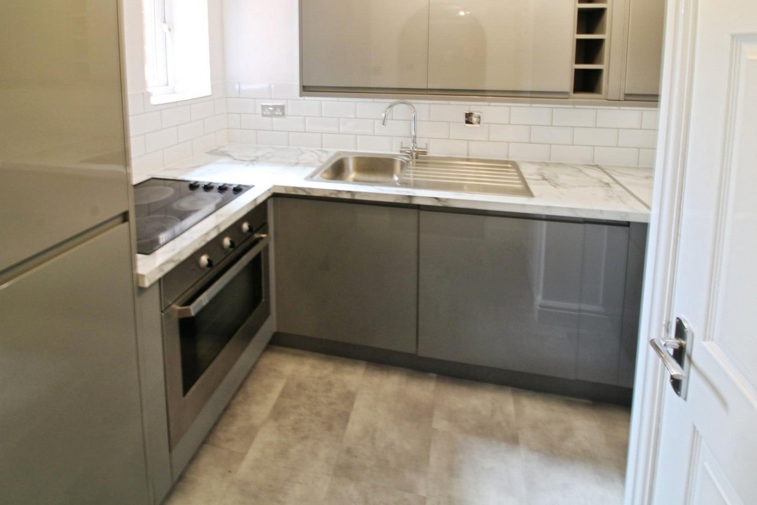 Flat Neptune Walk in Greater London