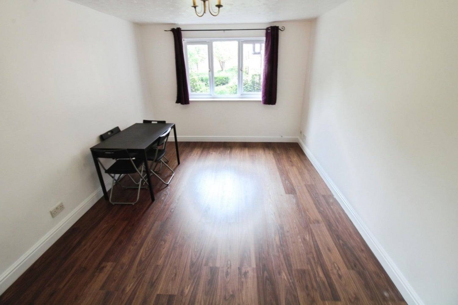 Flat Neptune Walk in Greater London