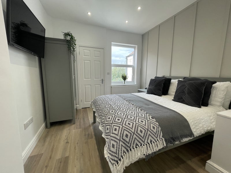 Room Park Road in Nuneaton and Bedworth
