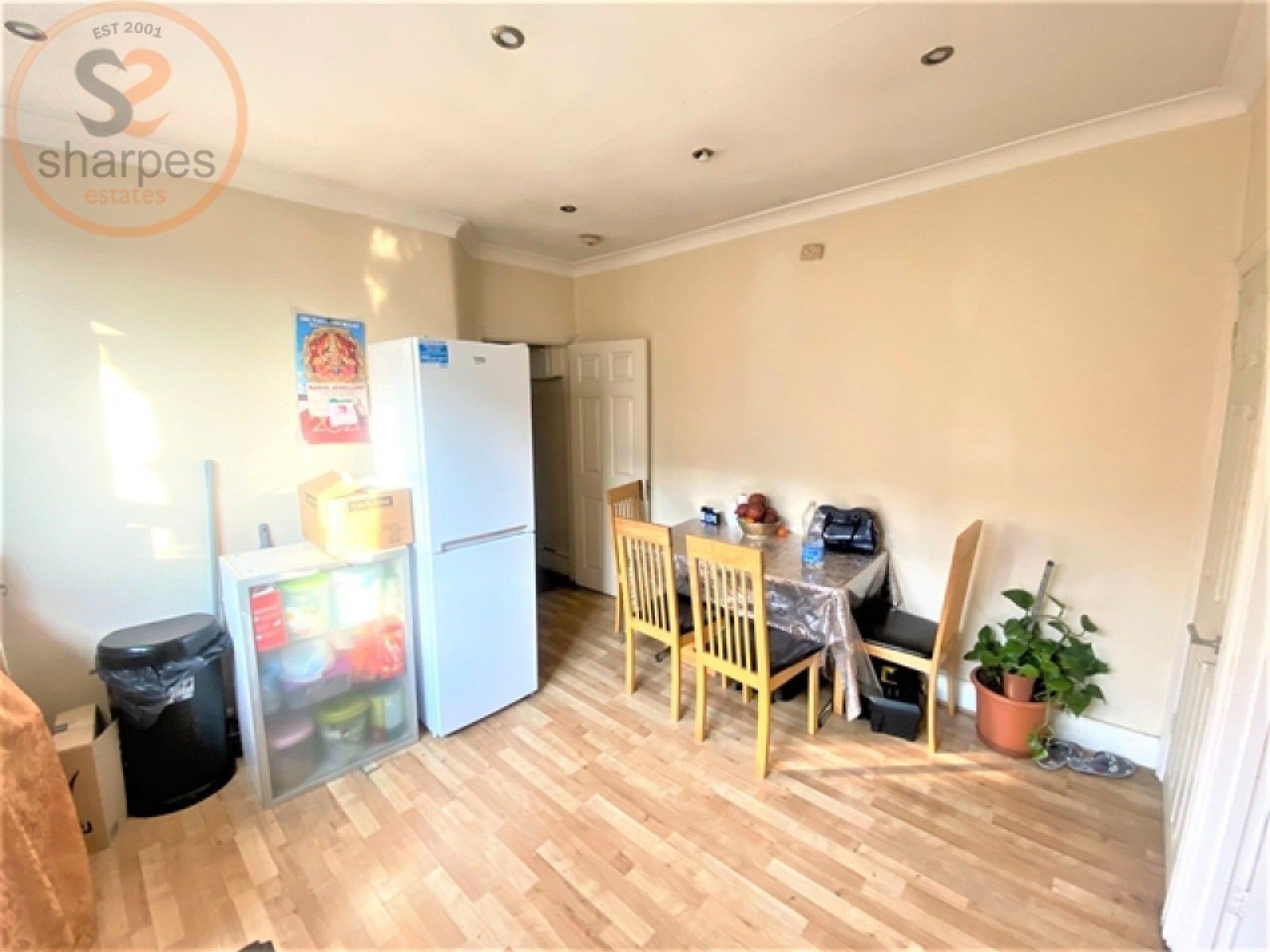 Flat Southcroft Road in Greater London
