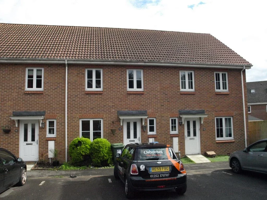 House Woodland Walk in Rushmoor