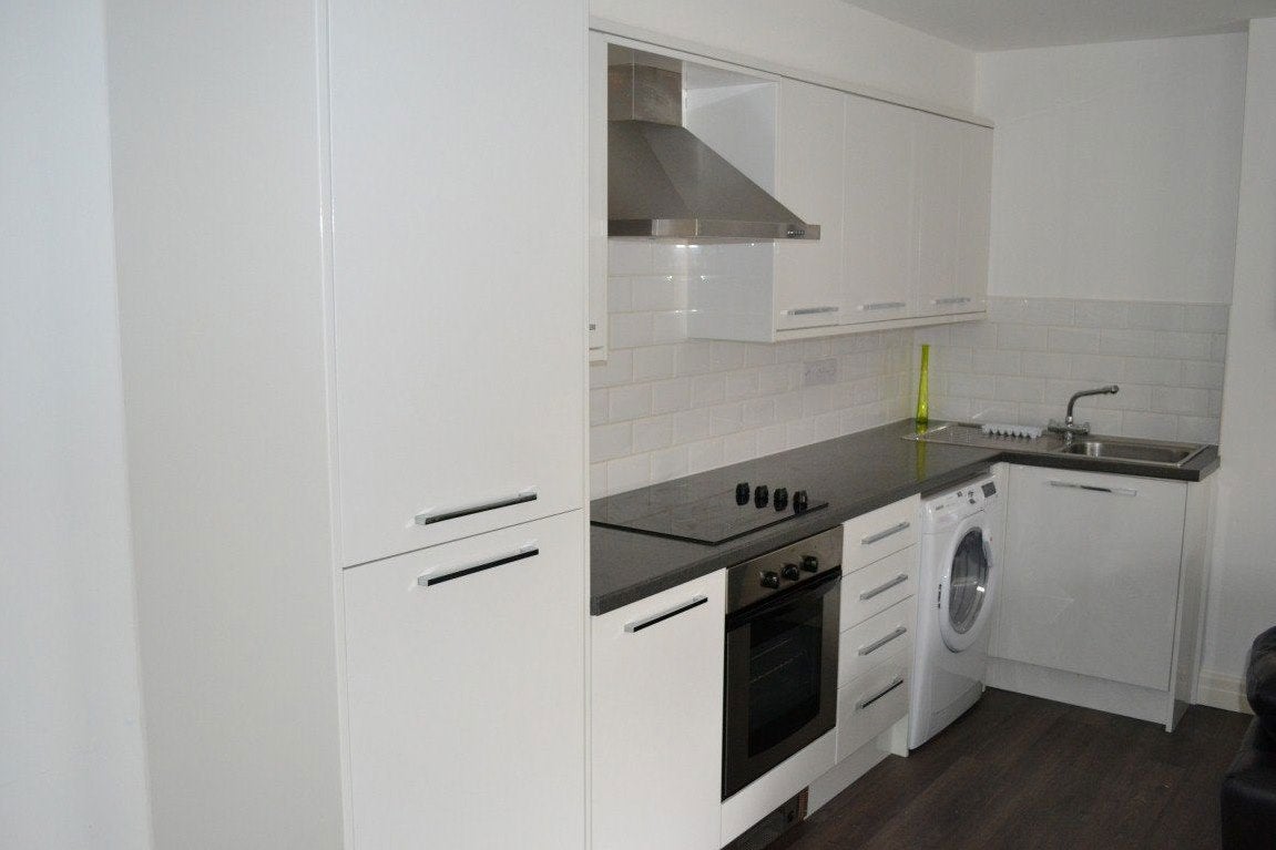 Flat Hodge Road in Salford