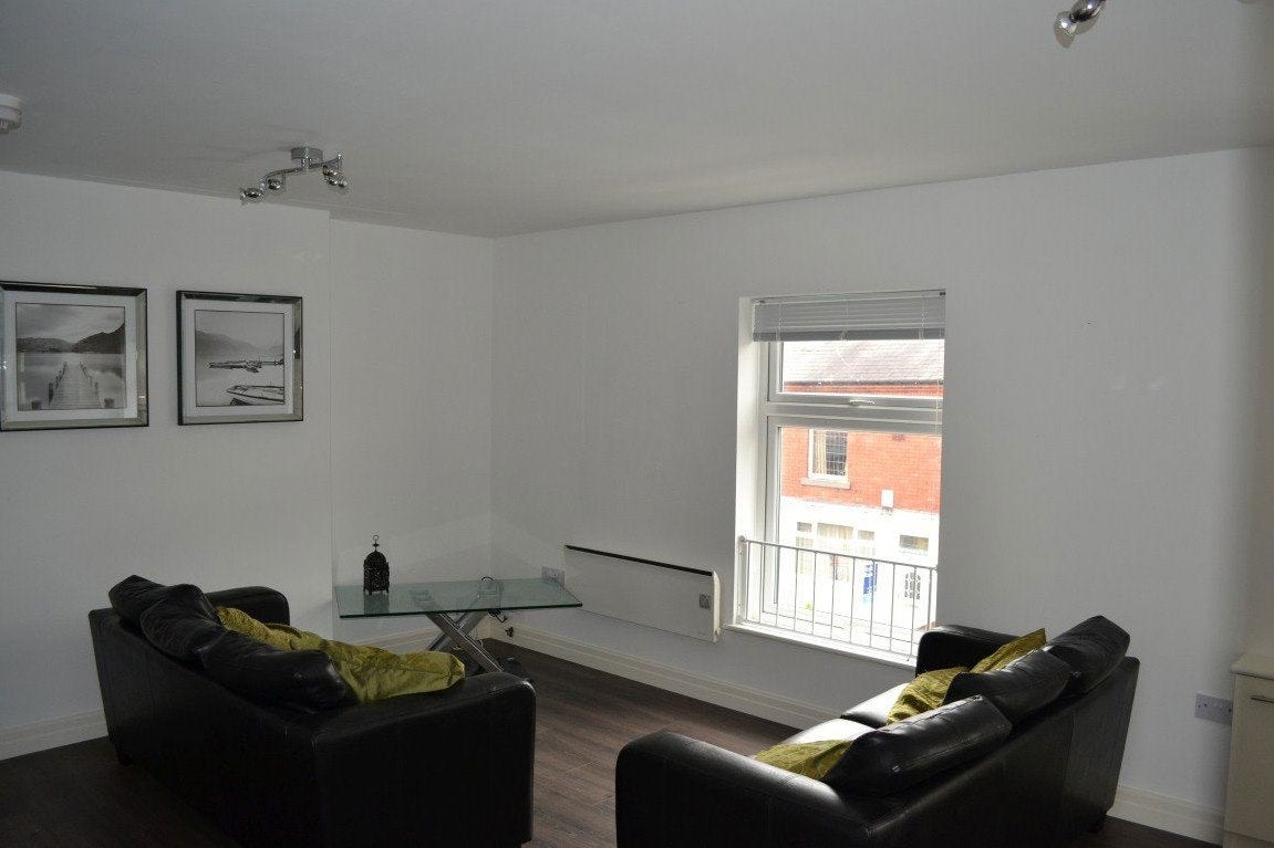 Flat Hodge Road in Salford