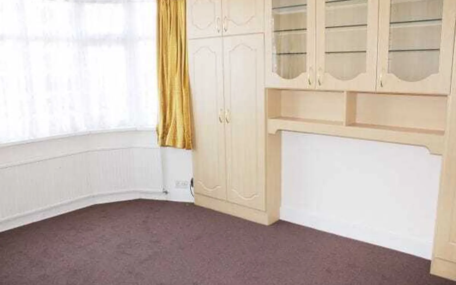 Room Ballogie Avenue in Greater London