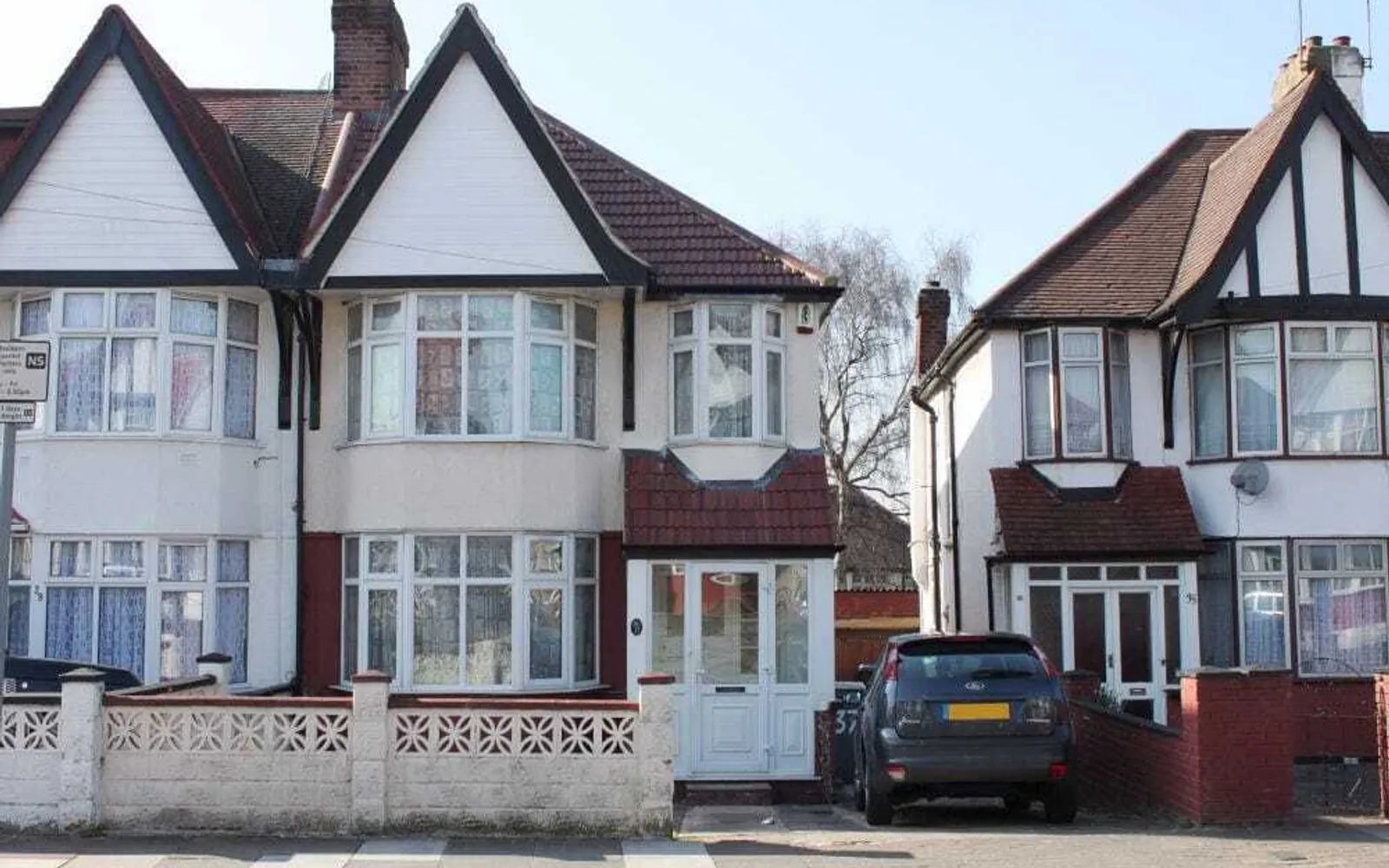 Room Ballogie Avenue in Greater London