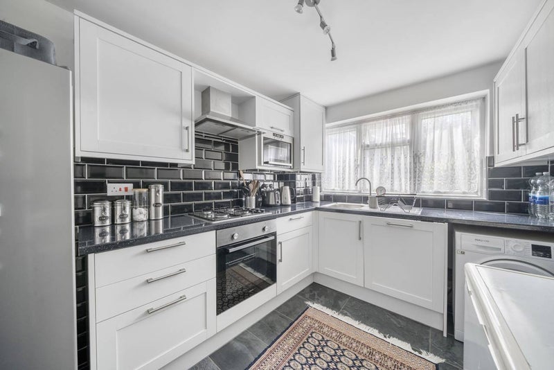Room Durham Rise in Greater London
