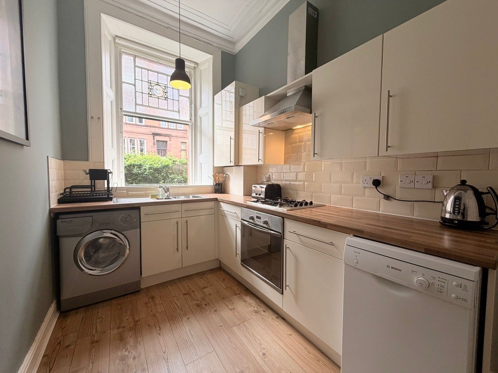 Flat Cranworth Street in Glasgow