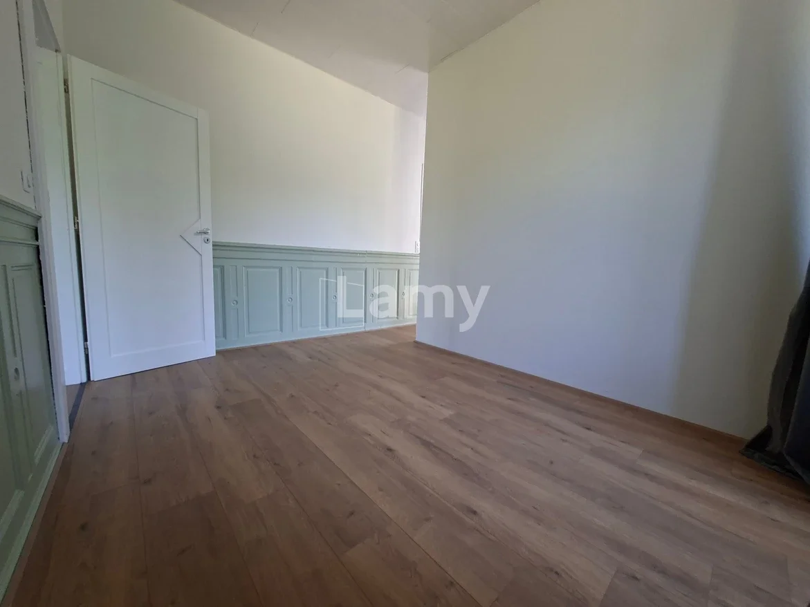 Appartement Place Aristide Briand à L'Isle-sur-le-Doubs