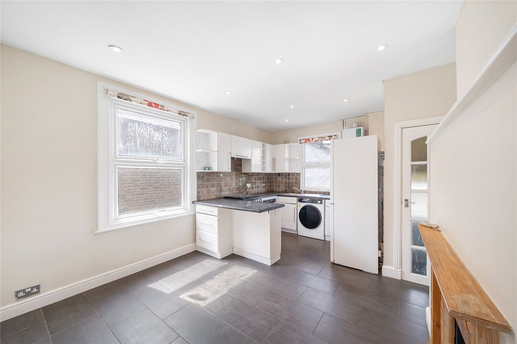 Flat Nursery Road in Greater London