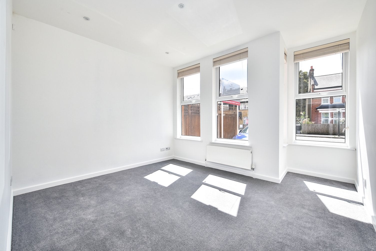 Flat Aitken Road in Greater London