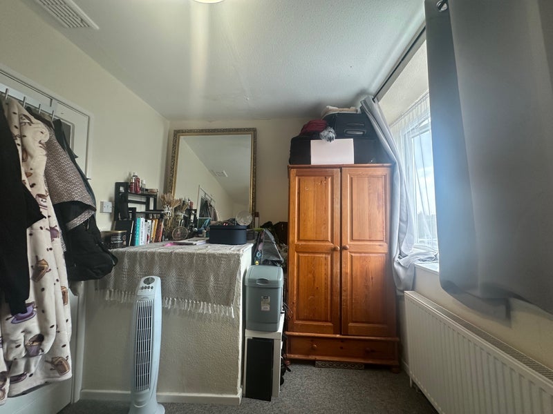 Room Conygre Grove in Bristol