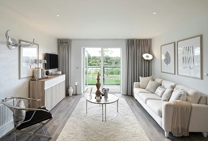 Flat Moorhen Drive in Greater London