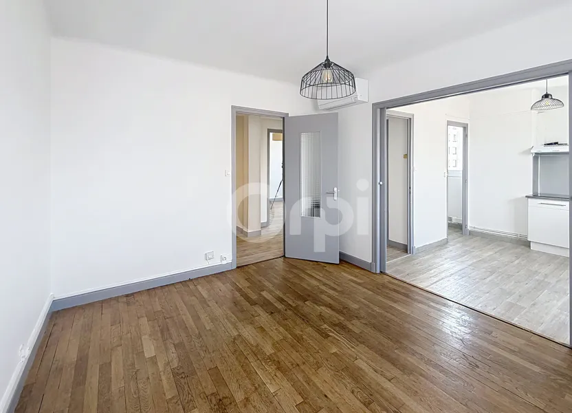 Appartement Rue Marie-Louise et Julia Viallatoux à Brive-la-Gaillarde