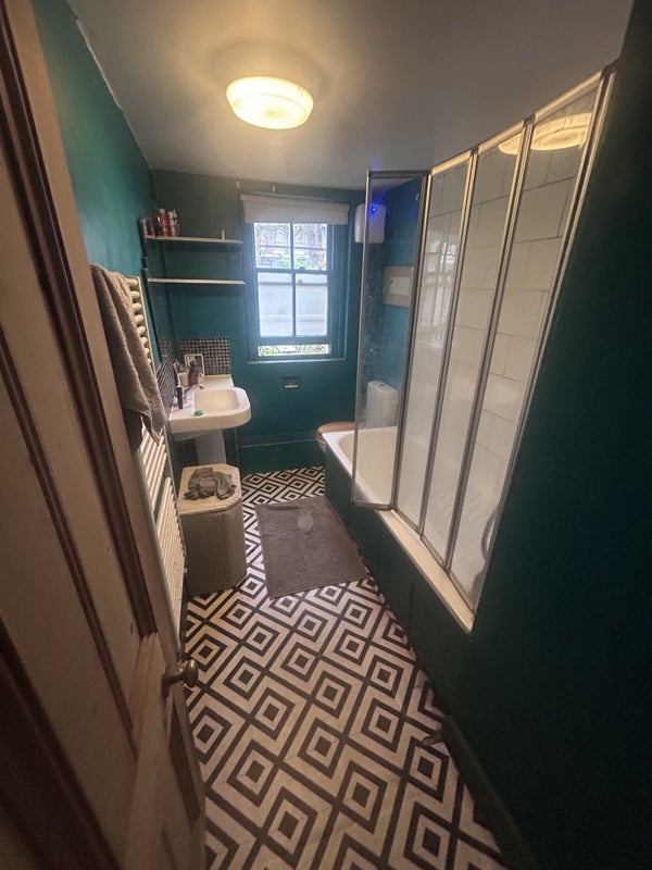 Room King's Grove in Greater London