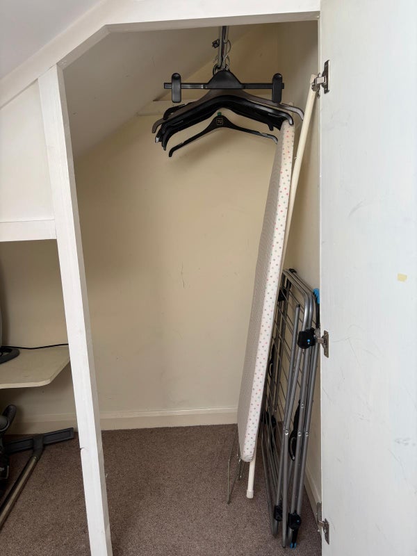 Room Natal Road in Greater London