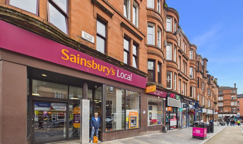 Flat Byres Road in Glasgow