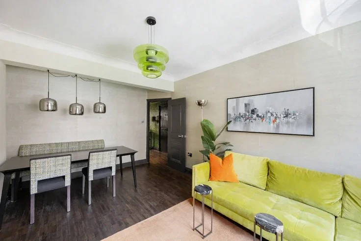 Flat Sloane Street in Greater London