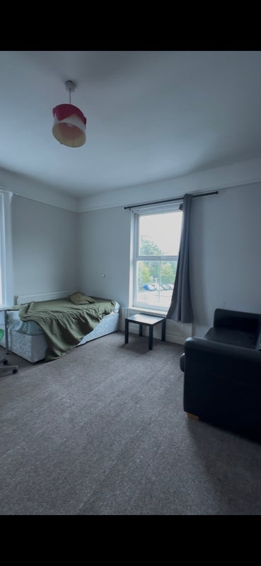 Room Mauldeth Road in Manchester