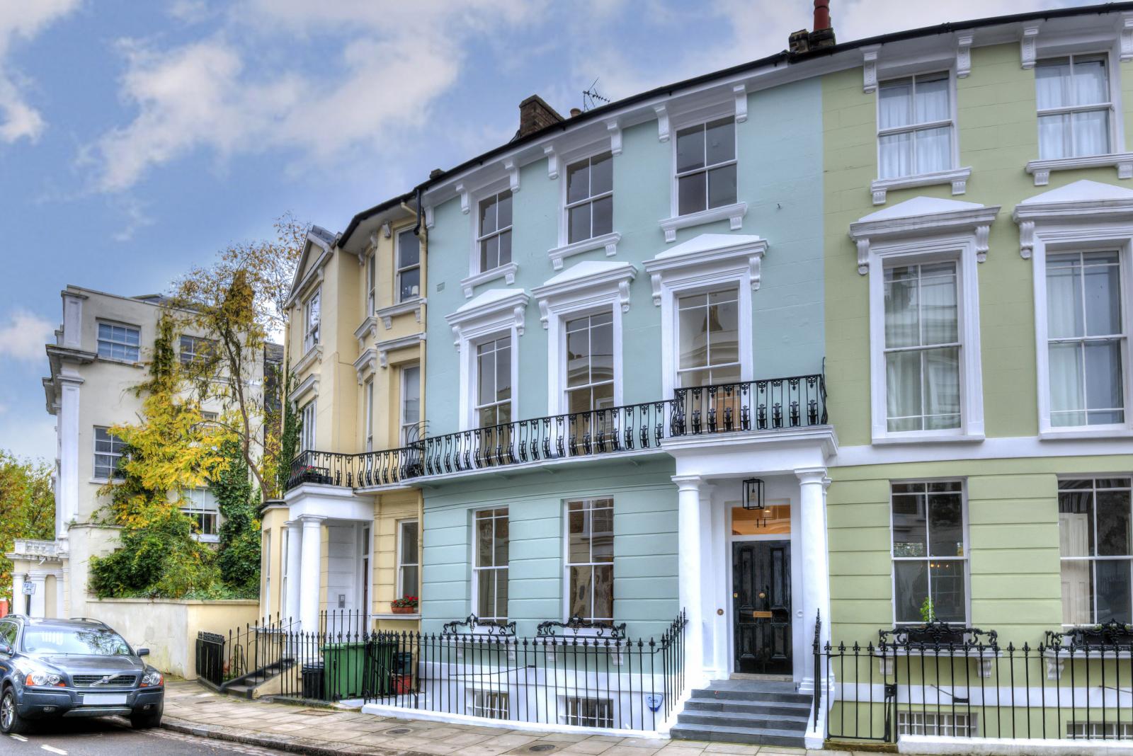House Chalcot Crescent in Greater London