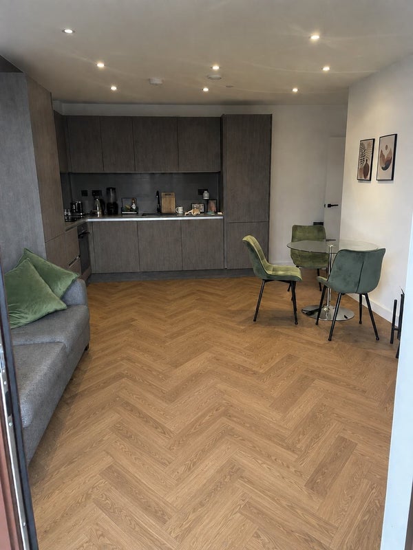 Flat Alward Street in Greater London