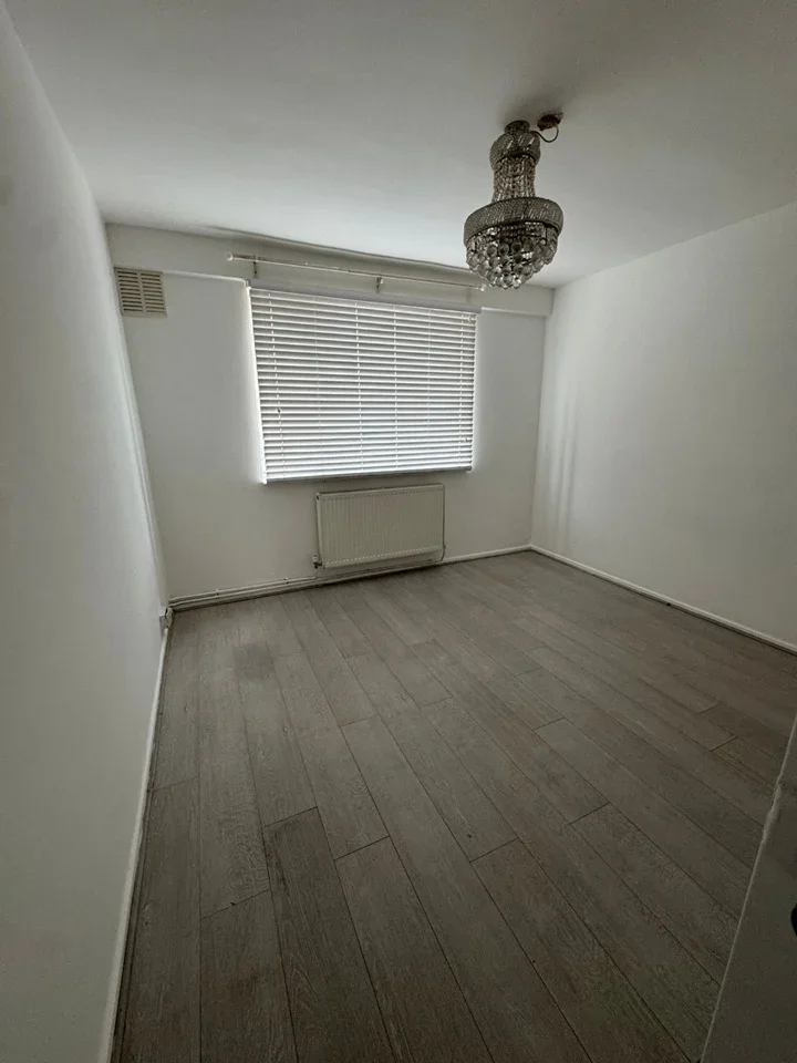 Flat Seagrave Close in Greater London