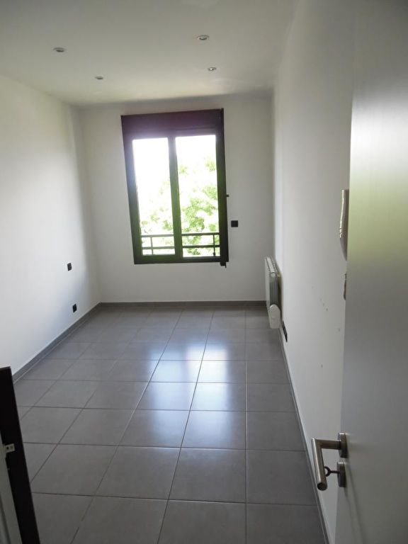 Flat Rue Henri Cahn in Bry-sur-Marne