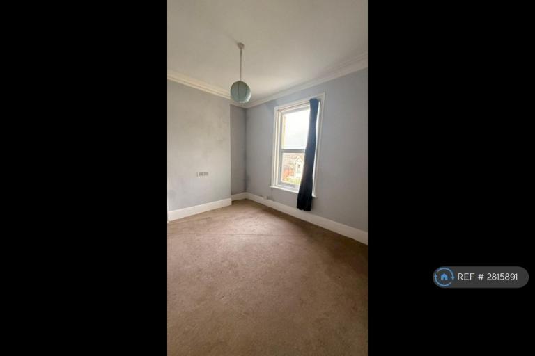Flat Ashburnham Road in St Leonards