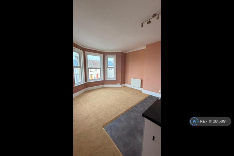 Flat Ashburnham Road in St Leonards