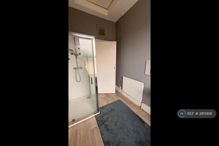 Flat Ashburnham Road in St Leonards