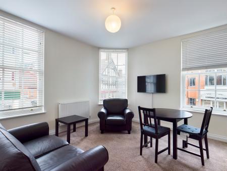 Flat New Street in Basingstoke and Deane